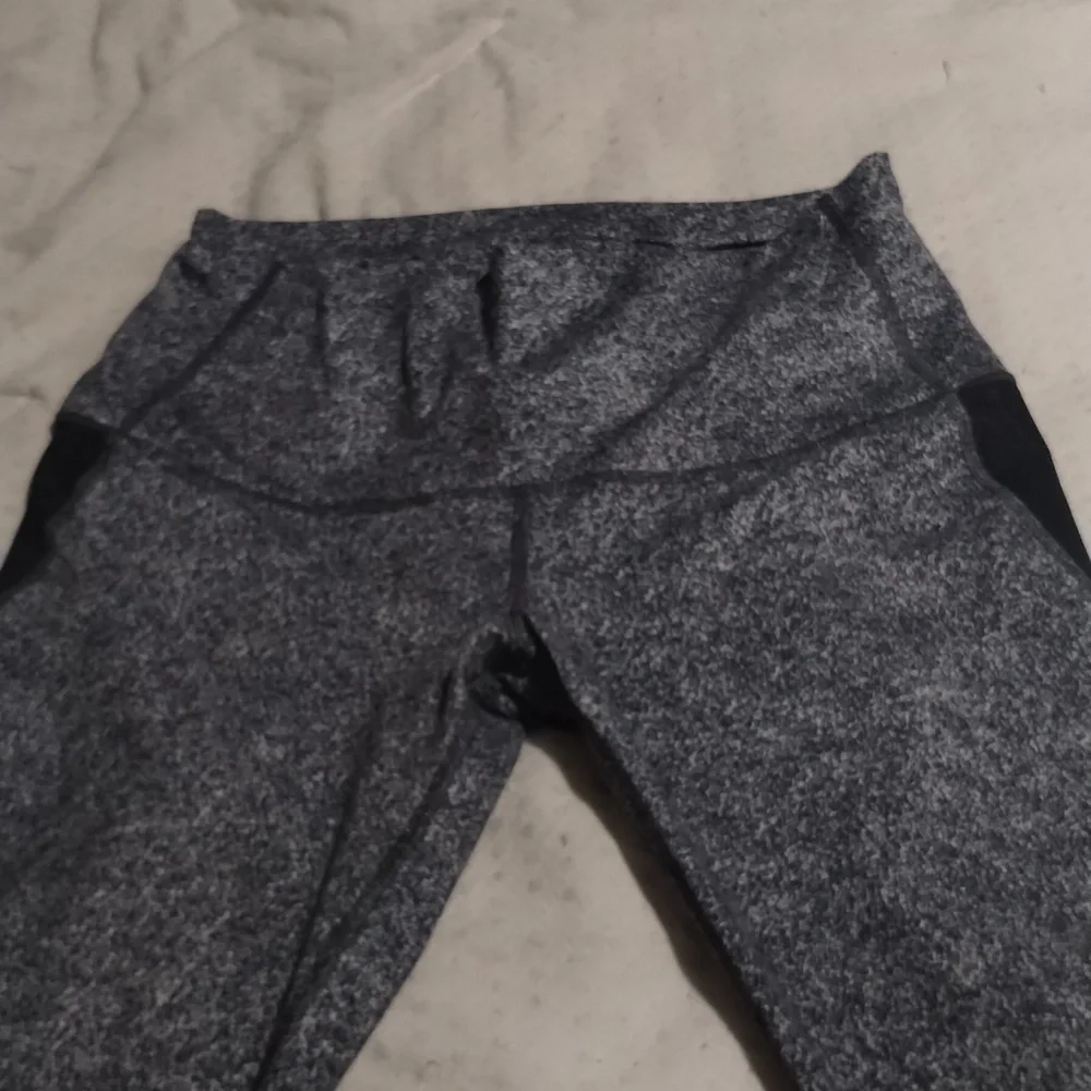 Lululemon speckled cropped leggings - Picture 3 of 7